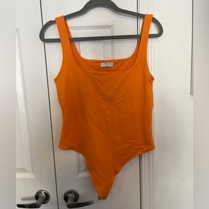 Babaton Contour Squareneck Bodysuit